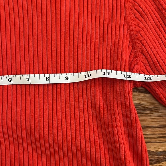 “Zara- Sweater” - Picture 4 of 5